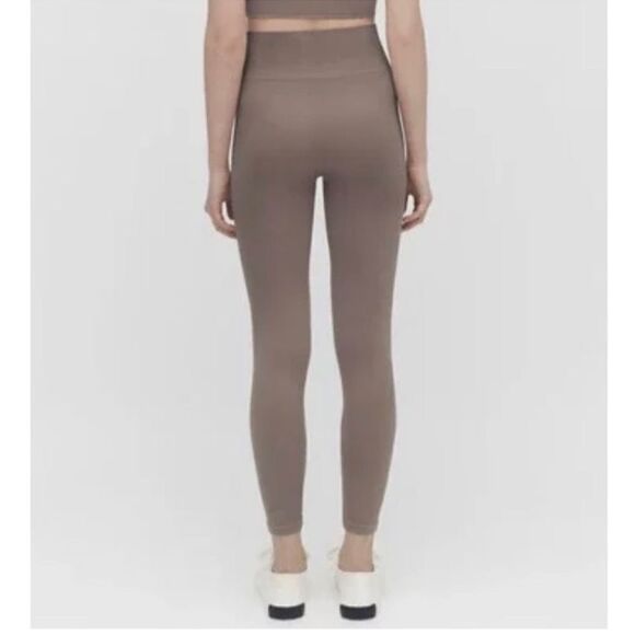Cuyana 2022 Stretch High Waist Seamless Neutral Leggings in Mushroom Sz S/M - Picture 4 of 9
